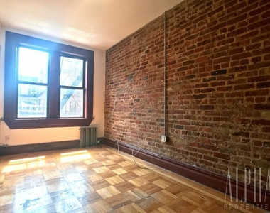 621 West 189th Street - Photo Thumbnail 0