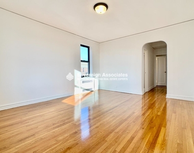 3240 Henry Hudson Parkway East - Photo Thumbnail 5