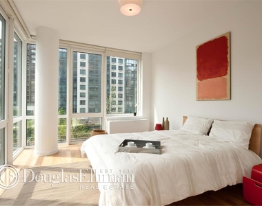 808 Columbus Avenue - Photo Thumbnail 7