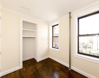 1379 Lexington Avenue - Photo Thumbnail 5