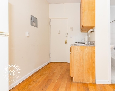 244 Roebling Street - Photo Thumbnail 3