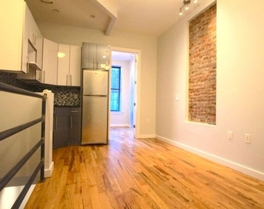 381 S 3rd St  Brooklyn, NY 11211 - Photo Thumbnail 4