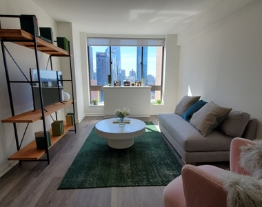 520 West 43rd Street - Photo Thumbnail 1