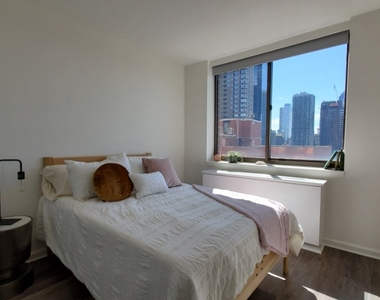 520 West 43rd Street - Photo Thumbnail 1