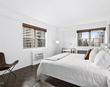 301 East 66th Street - Photo Thumbnail 3