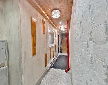 410 West 22nd Street - Photo Thumbnail 4