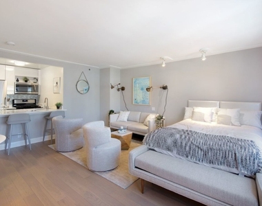 Bright, Spacious, Modern Studio in Murray Hill - Photo Thumbnail 5