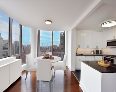 300 East 64th St - Photo Thumbnail 1