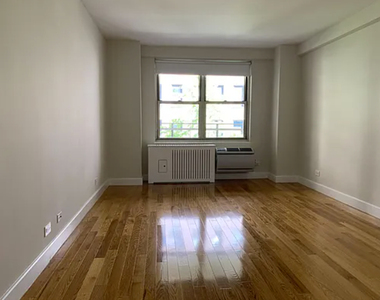 West 88 St  - Photo Thumbnail 2