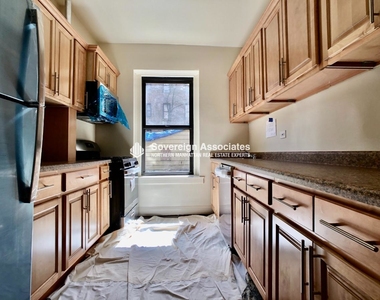 567 West 170th Street - Photo Thumbnail 2