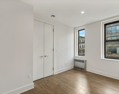 Madison Avenue - Photo Thumbnail 1