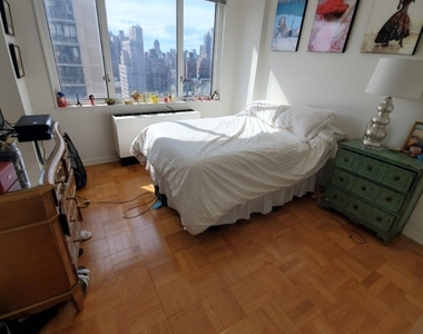 401 East 80th Street - Photo Thumbnail 1