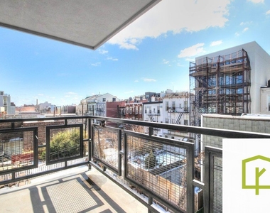 852 Metropolitan Ave - Photo Thumbnail 9