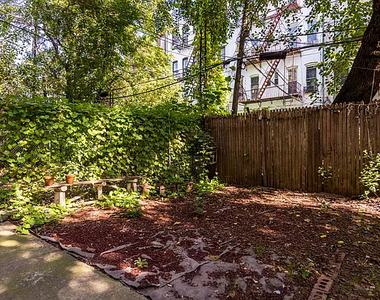 300 Jefferson Street - Photo Thumbnail 8