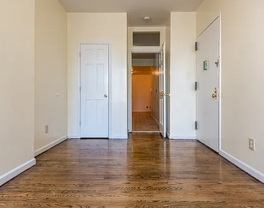 300 Jefferson Street - Photo Thumbnail 4