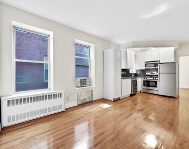 226 East 25th Street - Photo Thumbnail 1