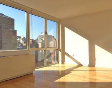 450 West 37th - Photo Thumbnail 4