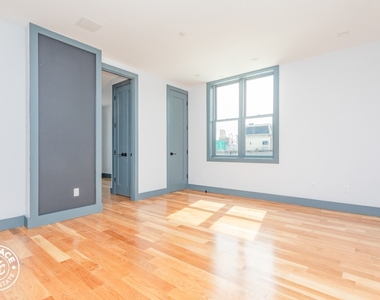 376 Bedford Avenue - Photo Thumbnail 1