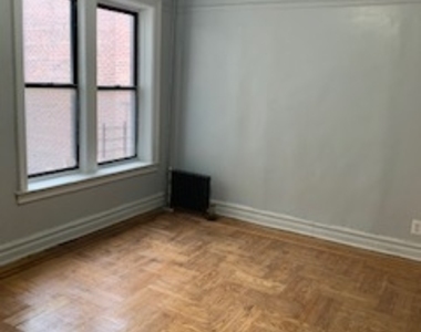 285 Hawthorne St  - Photo Thumbnail 3