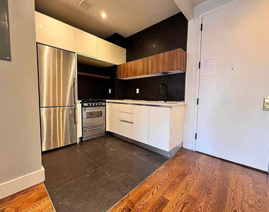 62 East 21st Street - Photo Thumbnail 6