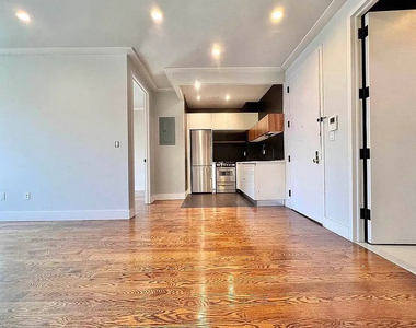 62 East 21st Street - Photo Thumbnail 2