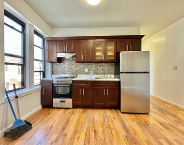 1497 Carroll Street - Photo Thumbnail 2