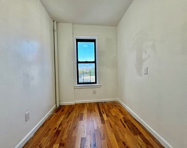 1497 Carroll Street - Photo Thumbnail 6