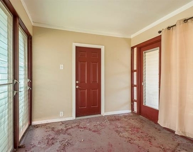 6501 Ravendale Lane - Photo Thumbnail 18