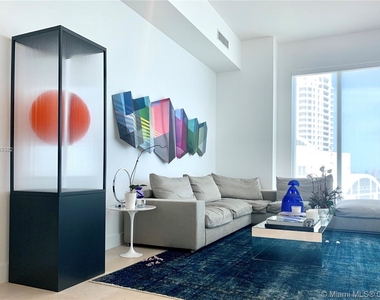 900 Brickell Key Blvd - Photo Thumbnail 17