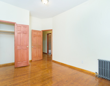 646 Franklin Ave - Photo Thumbnail 11