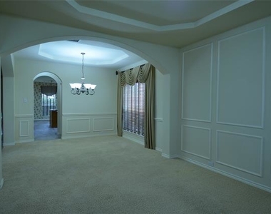 1105 Hyannis Street - Photo Thumbnail 6