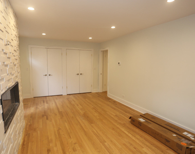 1637 Clybourn - Photo Thumbnail 4