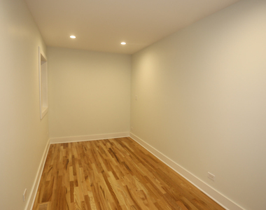 1637 Clybourn - Photo Thumbnail 12