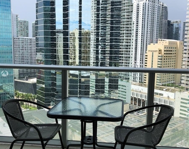 1300 Brickell Bay Dr - Photo Thumbnail 5