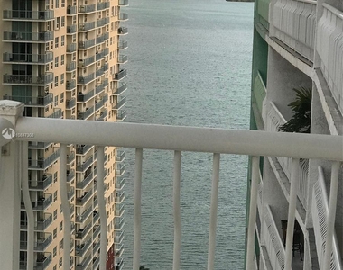 1200 Brickell Bay Dr - Photo Thumbnail 4