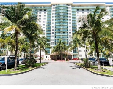 19390 Collins Ave - Photo Thumbnail 60