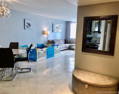 19390 Collins Ave - Photo Thumbnail 15