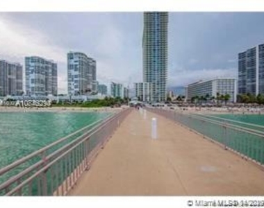 16699 Collins Ave - Photo Thumbnail 2