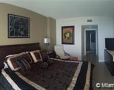 16699 Collins Ave - Photo Thumbnail 13