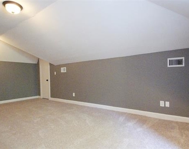 5102 Goodwin Avenue - Photo Thumbnail 16