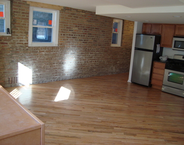 2513 North Southport Avenue - Photo Thumbnail 2