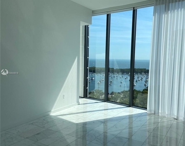 2821 S Bayshore Dr - Photo Thumbnail 7