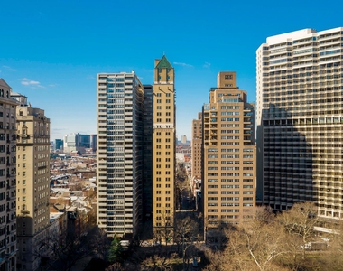 222 W Rittenhouse Square - Photo Thumbnail 29