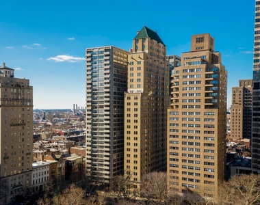 222 W Rittenhouse Square - Photo Thumbnail 21