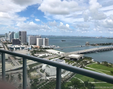 888 Biscayne Blvd - Photo Thumbnail 10