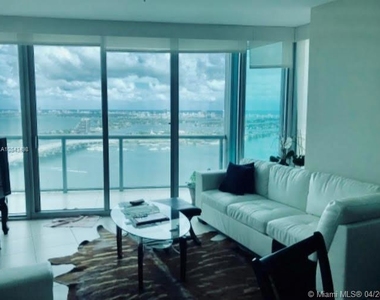 888 Biscayne Blvd - Photo Thumbnail 2