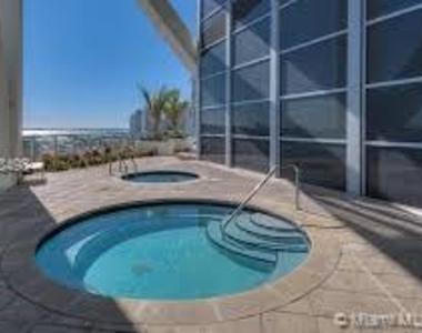 888 Biscayne Blvd - Photo Thumbnail 6