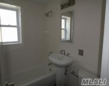 251 W Broadway - Photo Thumbnail 6