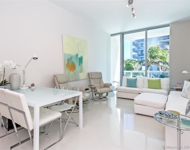 6799 Collins Ave - Photo Thumbnail 3