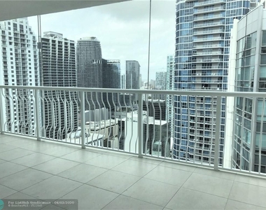 1200 Brickell Bay Dr - Photo Thumbnail 19